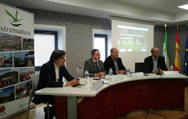 En la reunión se ha presentado el Plan Turístico Sur de Extremadura