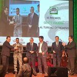 Durante el trancurso de esta gala se entregó el Premio a la promoción turística a las campañas 'Extremadura es agua' y 'Extremadura es otoño', de la Dirección General de Turismo, un galardón que recogió el director general de Turismo, Francisco Martín Simón.